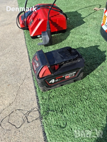 Акумулаторна прахосмукачка Milwaukee , снимка 5 - Други инструменти - 54305920