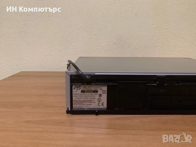 Продавам S-VHS видео JVC HR‑S5950EU, снимка 7 - Плейъри, домашно кино, прожектори - 50992515