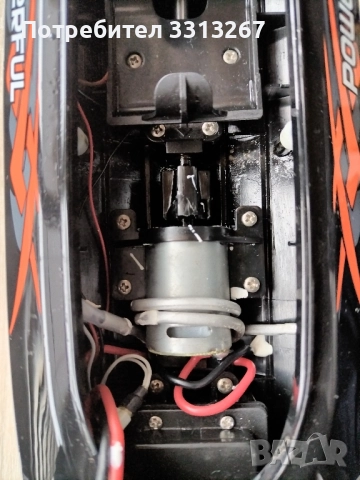 Лодка с дистанционно управление , снимка 4 - Коли, камиони, мотори, писти - 52471662