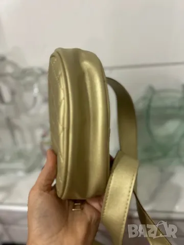 Дамска чанта Gold рамо/ кръст Швейцария, снимка 8 - Чанти - 48153558