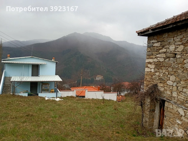 селско стопанска сграда с прилежащ двор, снимка 2 - Къщи - 53993674