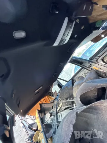 черен таван мерцедес е класа комби 2012 година