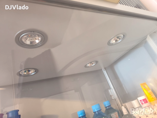 Стъклена алуминиева витрина с осветление , снимка 2 - Витрини - 52509263