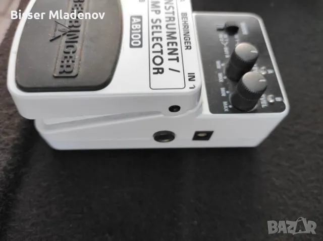 Behringer INSTRUMENT/AMP SELECTOR AB100 СЕЛЕКТОР ПЕДАЛ ЗА КИТАРА, снимка 1 - Китари - 48102097