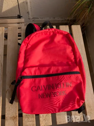 Calvin Klein New York червена раница 42 см x 25 см