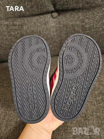 Детски обувки Adidas 22 номер, снимка 5 - Детски маратонки - 54044493