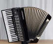 Акордеон Weltmeister Stella , снимка 1