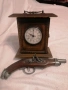 Продавам стар дървен  настолен часовник, снимка 1