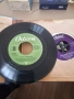 Продавам малки грамофонни плочи , снимка 1