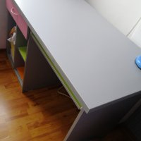 Детска стая. Изгодно обзавеждане за момиче. Легло, бюро и нощно шкафче , като нови, много запазени, снимка 3 - Спални и легла - 31812828