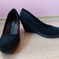 Черни обувки на платформа.Носени само веднъж., снимка 1 - Дамски елегантни обувки - 40227424