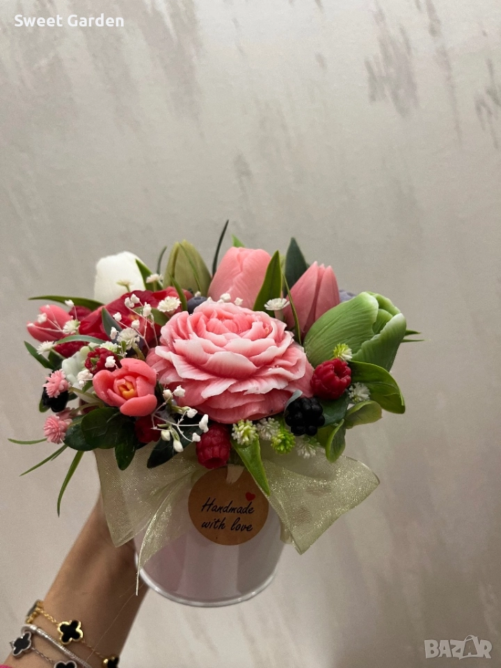 Аранжировки от ароматни сапунени цветя, снимка 1