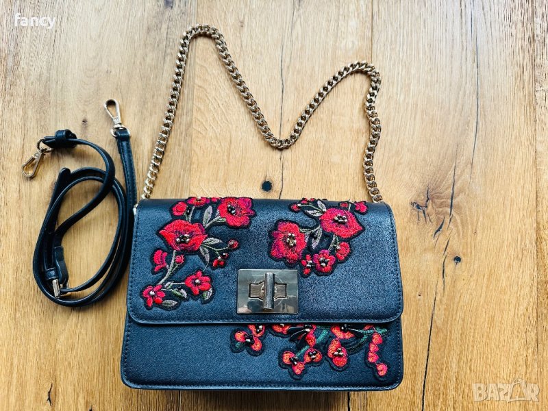 Красива дамска чанта с цветя, снимка 1