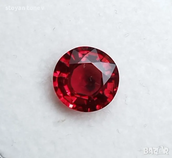 Наситено червен рубин с кръгла форма и тегло 0.82кт! VS чистота! Сертификат!, снимка 1