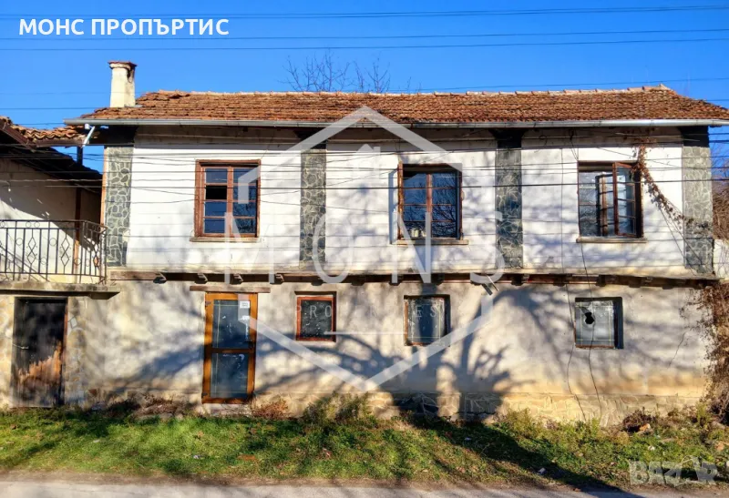 Двуетажна къща с двор за продажба  в гр. Златарица , обл. Велико Търново , снимка 1