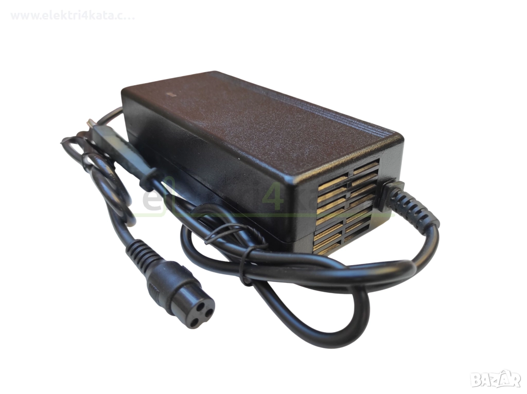 Зарядно устройство 67.2V (GX12 3pin 12mm), снимка 1