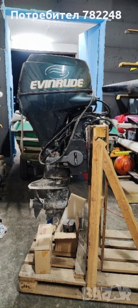 четиритактов двигател за лодка Evinrude, снимка 1