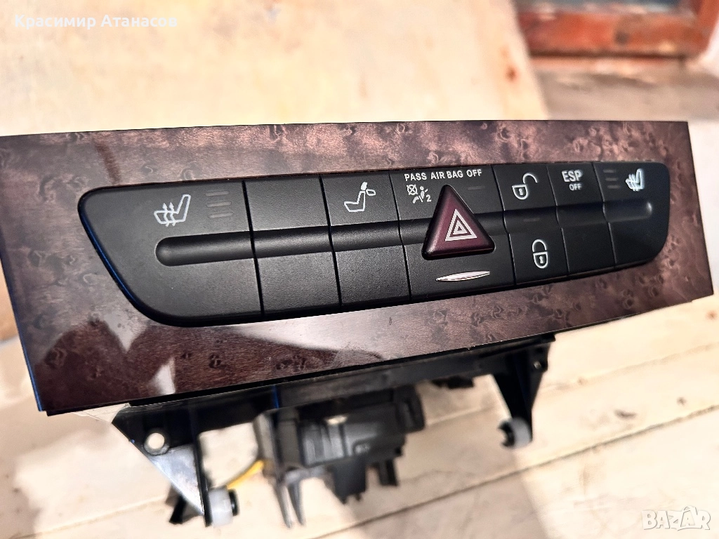 CD чейджър с панел копчета подгряване седалки за Мерцедес Е-класа W211. , снимка 1