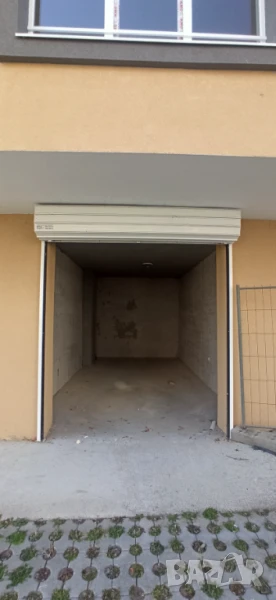 Гараж 25 квм Самостоятелен Партер Бургас Меден Рудник Зона-В отдава под наем Собственик, снимка 1