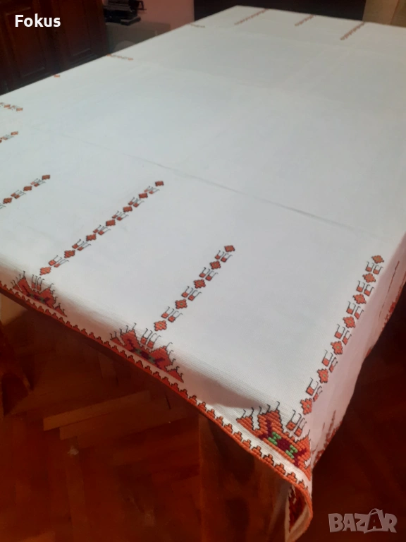 Голяма стара бродирана покривка с български шевици, снимка 1