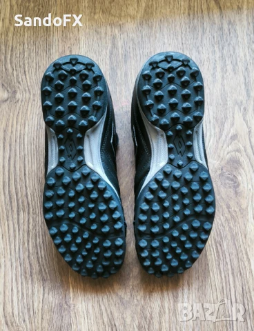 Футболни обувки, стоножки Lotto, р-р 43, снимка 4 - Маратонки - 51155551