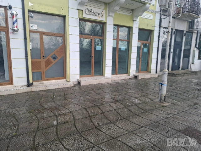 Магазин Офис Търговски Обект 40кв.м. или 80кв.м.под Наем Идеален Център гр.Каварна, снимка 3 - Магазини - 52451264