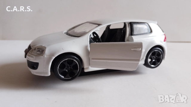 Volkswagen Golf GTI Bburago - Мащаб 1:32, снимка 2 - Колекции - 51534050