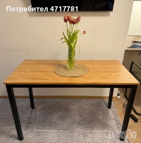 Модерна маса с метални крака – отлично състояние, снимка 4 - Маси - 53209700