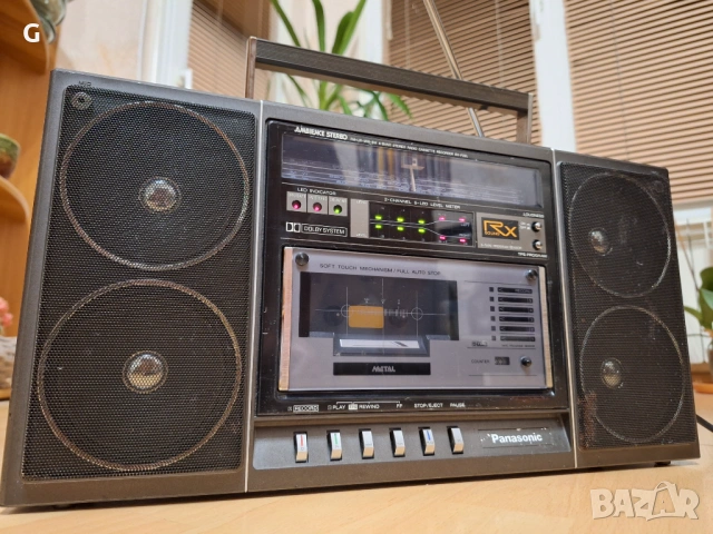 Стерео радиокасетофон Panasonic RX-F32LE, гръмогласния разбойник.