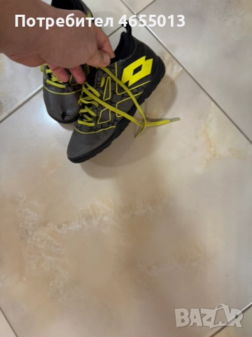 ПОДАРЯВАМ - Детски стоножки умбро Umbro Номер - 33 Стелка - 20,5см., снимка 2 - Детски маратонки - 52476326