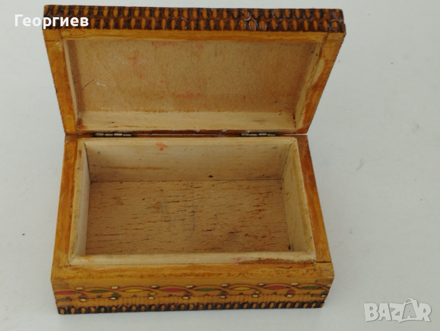 Стара дървена пирографирана кутия от Соца 13/9/4.5 см, снимка 2 - Други ценни предмети - 44696164