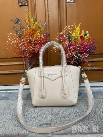 чанти 37х27см givenchy, снимка 2 - Чанти - 51459061