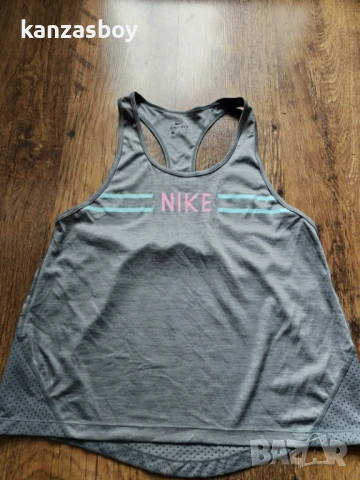 Nike - страхотен дамски потник КАТО НОВ M, снимка 5 - Потници - 50489093