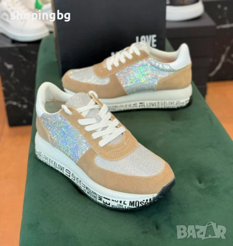 Дамски сникърси Love Moschino JA15113G  225 лв., снимка 4 - Маратонки - 51064625