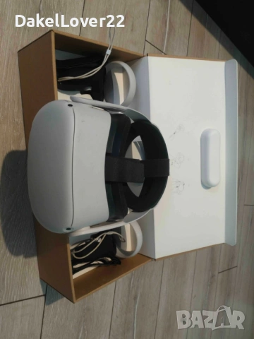 Meta Quest 2 (Oculus) 128GB + Elite Strap + Калъфи. Перфектен!