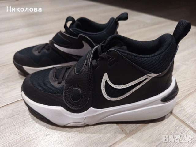 Маратонки  Nike