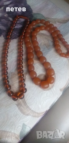 Кехлибарен гердан.