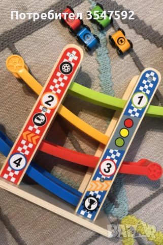 дървена писта с колички, снимка 2 - Коли, камиони, мотори, писти - 52529041