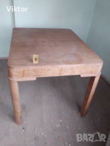 Запазена холна маса от масивна дървесина -орех , снимка 2 - Антикварни и старинни предмети - 36865164