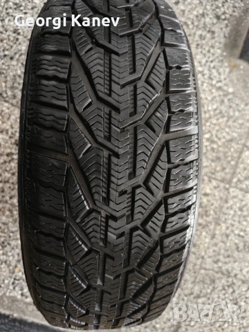Зимни гуми 205/55/16, снимка 2 - Гуми и джанти - 53958186