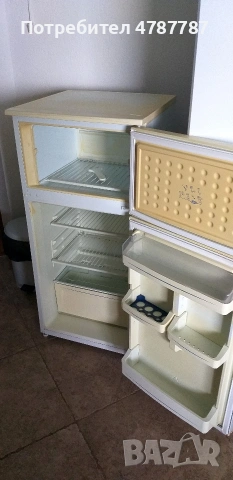 Хладилник с горна камера, снимка 4 - Хладилници - 54098780