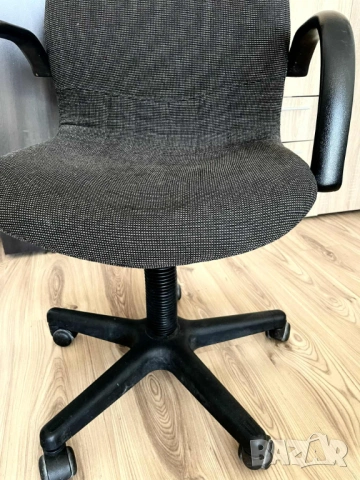 Офис стол, снимка 2 - Столове - 53118738