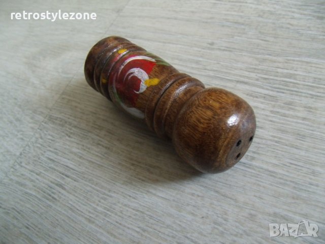 № 6672 стара малка дървена солничка  - размери - височина 7 см , диаметър 2,5 см , снимка 4 - Други ценни предмети - 38845658