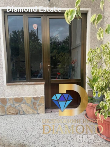 Двуетажна къща с търговска част в град Гълъбово, снимка 13 - Къщи - 54135899