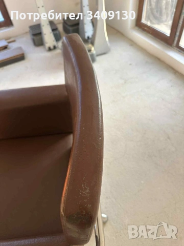 Два броя фризьорки столове , снимка 14 - Столове - 53101485