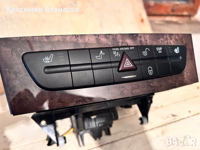 CD чейджър с панел копчета подгряване седалки за Мерцедес Е-класа W211. 