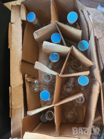 чаши, мензури, колби - лабораторно термоустойчиво стъкло, ГДР и Чехия, също 50 порцеланови лаб.чашки, снимка 4 - Лаборатория - 52947284