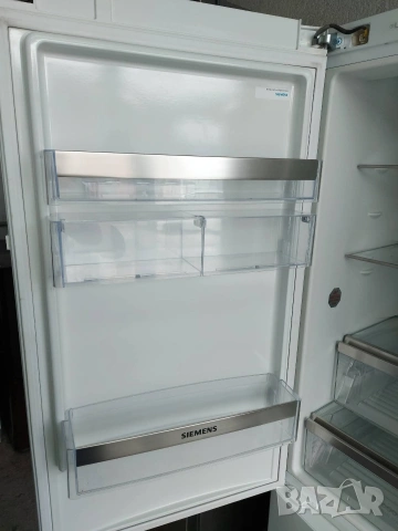 Хладилник с фризер Siemens A+++, снимка 4 - Хладилници - 53904891