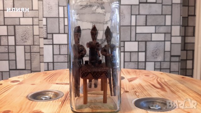 Три броя стъклени шишета със интересни фигури  30лв за брой , снимка 6 - Декорация за дома - 35115258