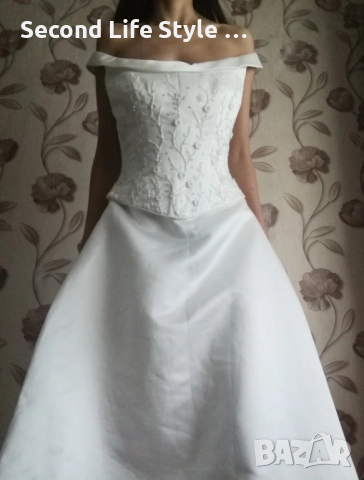 LA SPOSA дълга сватбена рокля с корсет и дълъг шлейф р-р L , снимка 2 - Сватбени рокли - 52990180